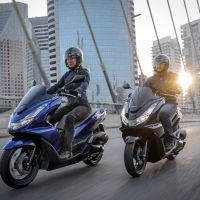 Toni Center Itajaí acelera promoções com PCX ABS e Biz 125 EX em condições imperdíveis