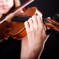 Biblioteca recebe exposição musical com oficinas, teatro e concertos