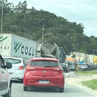 Motoristas enfrentam filas na BR 101 nesta manhã