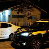 Menino de oito anos caminha 10 km após ser expulso de casa