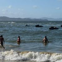 PM lacra empresa clandestina que alugava jet skis na orla
