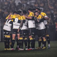 Criciúma perde em casa para o Goiás e deixa o G4