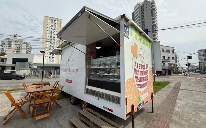 Sabor de Anjo é a primeira confeitaria sobre rodas de Itajaí (Foto: Ana Zigart)