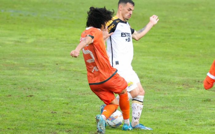 Camboriú não conseguiu segurar o resultado contra o time alternativo do Tigre (Foto: Wellington Peixe)