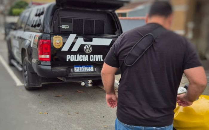 Prisão foi no bairro Nova Esperança (Foto: Divulgação/PCSC)