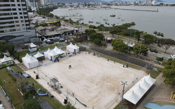 Arena na praça Genésio Miranda Lins terá quatro jogos por dia (Foto: Divulgação)