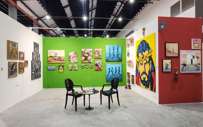 Galeria de BC marca presença com estande exclusivo e obras disponíveis para reserva (Foto: Divulgação)