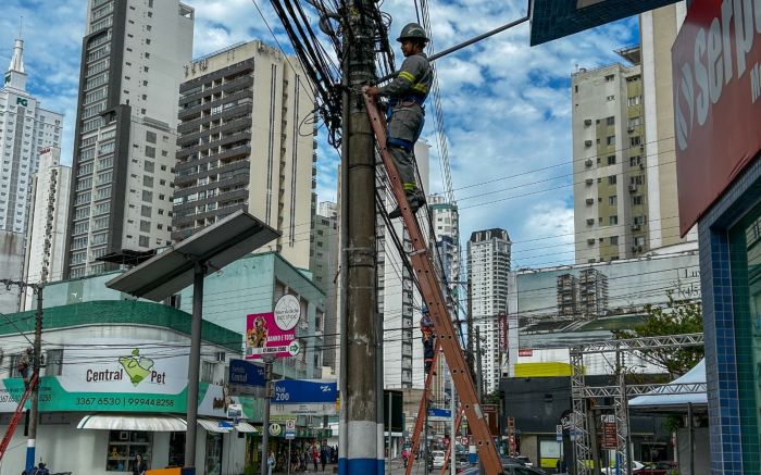 Força-tarefa já limpou 23 toneladas de cabos desde março (Foto: Divulgação/PMBC))