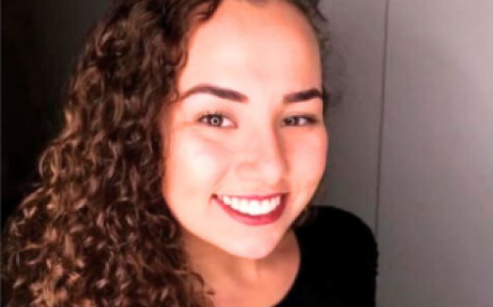 Laura foi morta com dois tiros dentro de casa (Foto: Redes sociais)