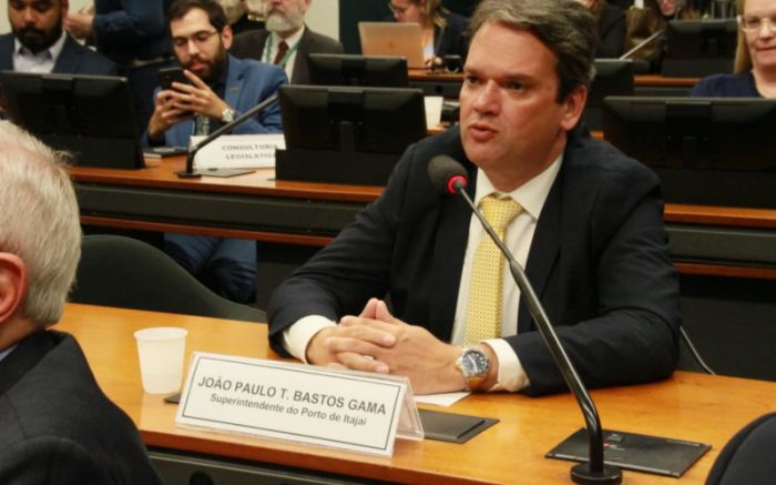 Decisão teria motivação política e estaria atrelada ao projeto de liberar cargas de fertilizantes em Itajaí