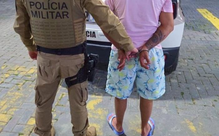 Homem era procurado por furto (Foto: Divulgação/PMSC)