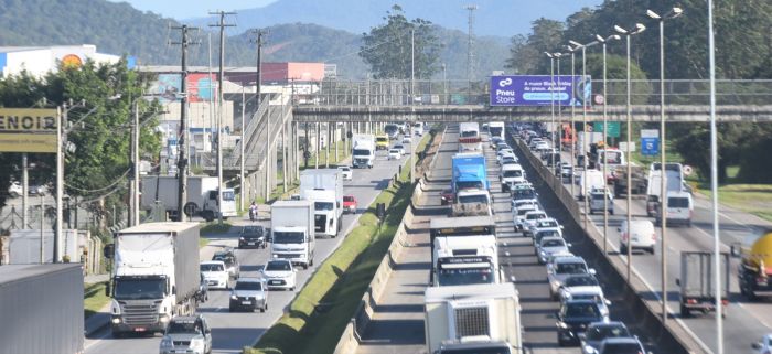 BR 101 tem congestionamento pesado nesta manhã