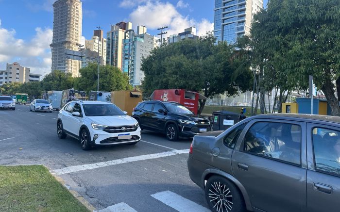 Entardecer é com trânsito pesado em Itajaí e Balneário Camboriú