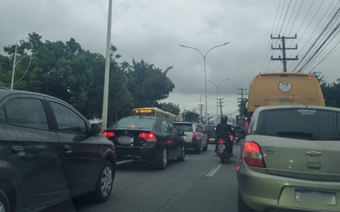 BR 101 entre Balneário Camboriú e Itajaí está travada