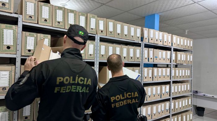 Esquema pode ter causado danos em áreas de preservação da costa catarinense (Foto: Divulgação/PF)