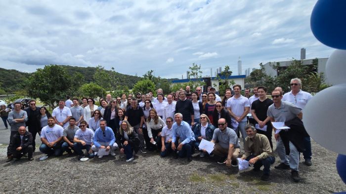 Prefeita e diretor destacam modernização, investimentos e gestão transparente (Foto: Camila Diel)