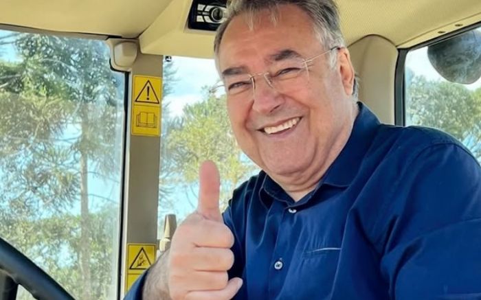 Ex-governador Raimundo Colombo será entrevistado na segunda-feira ao vivo no programa “Diz aí!” (Foto: Redes sociais)