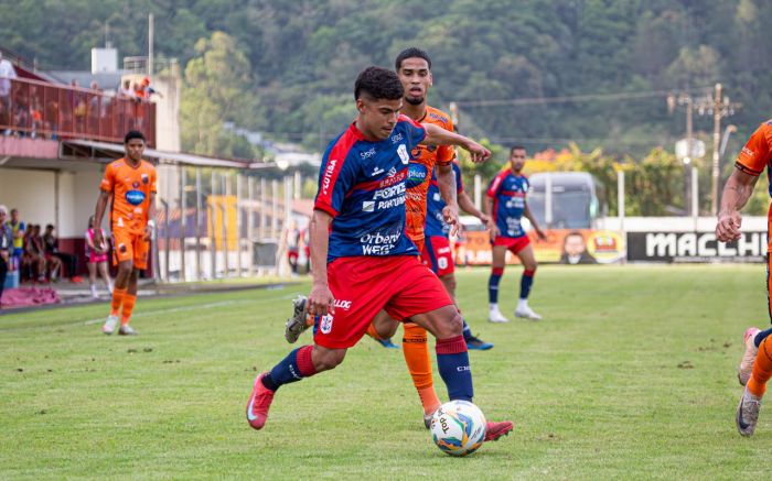 Marcílio ainda não foi derrotado sob o comando de Rogélio Santos (Foto: Vica Bueno)