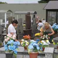 Missas, flores e saudade: veja a programação dos cemitérios da região