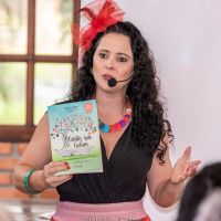 Artista de Balneário Camboriú leva a arte de contar histórias para Pernambuco