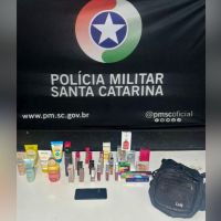 Mulher furta duas farmácias e é pega no flagra