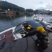 Lancha pega fogo em marina de Balneário Camboriú