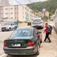 Carro com mais de 100 multas vencidas é flagrado em BC