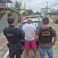 Membro de facção é preso pela PF no São Vicente