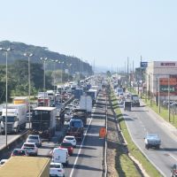 BR 101 está travada com 21 km de congestionamento