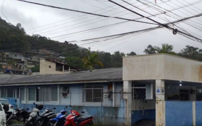 Escola da Praia Brava foi alvo de vistorias do Corpo de Bombeiros e Defesa Civil (Foto: Defesa Civil/Divulgação)