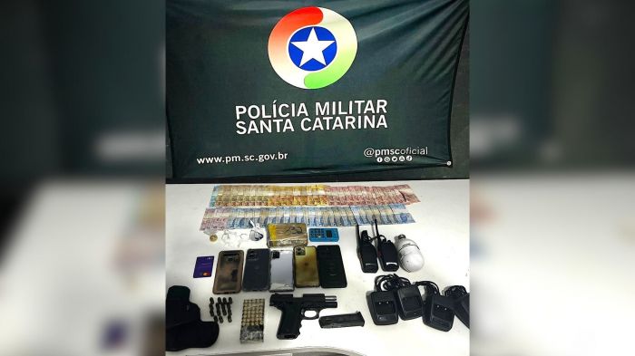 Cara foi levado pra delegacia (Foto: PM/Divulgação)