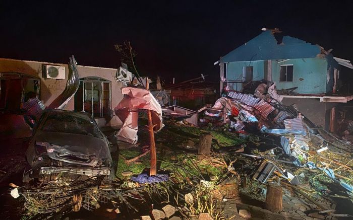 Ventos devastaram o Centro-Sul paranaense; municípios do Oeste e Sul catarinense ainda contabilizam prejuízos (Foto: Corpo de Bombeiros)