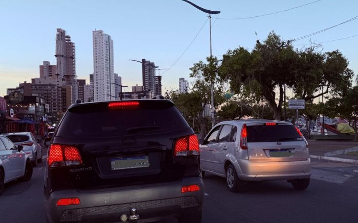 Dois acidentes na BR 101 travam o sentido norte em Penha