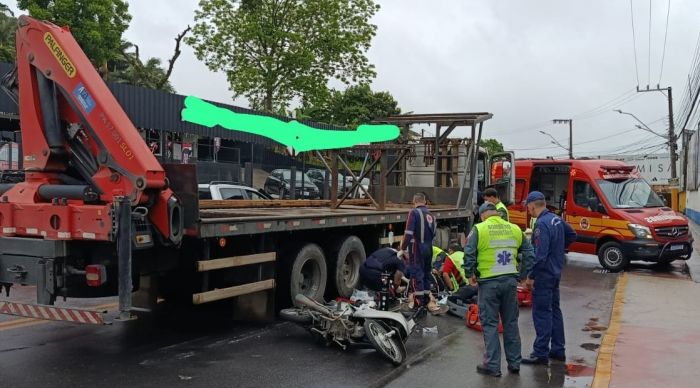Moto de Jamisson de Jesus Santos bateu em caminhão ao tentar passar pelo corredor