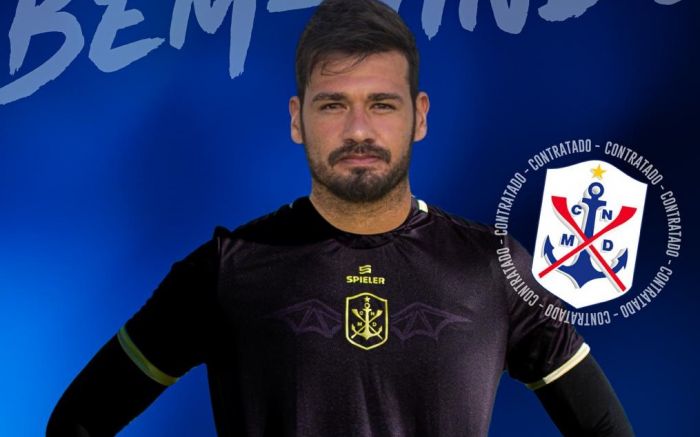 Cavichioli chega para vestir a camisa 1 rubro-anil (Foto: Divulgação)