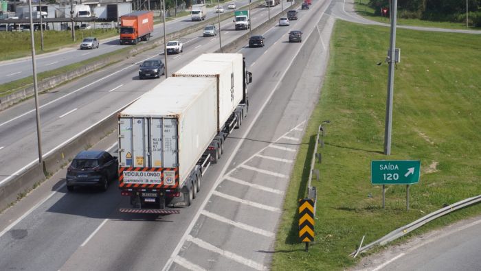Feriado começa com trânsito tranquilo na região