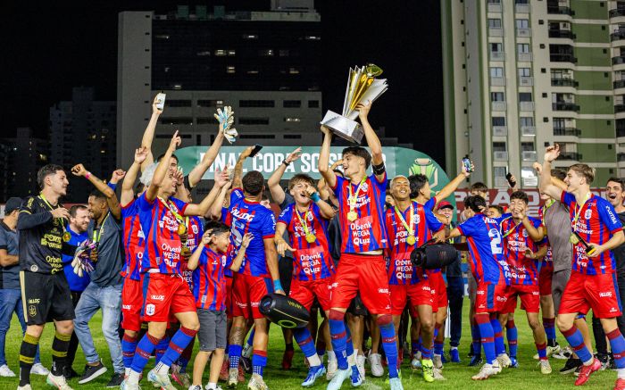 Legenda: Marcílio Dias Sub-18 confirma o título da Copa Santa Catarina 2025 (Foto: Vica Bueno)