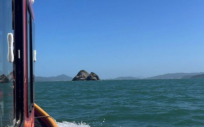 Na quinta-feira, a embarcação de Renato apareceu em Barra do Sul (Foto: Divulgação/CBMSC)