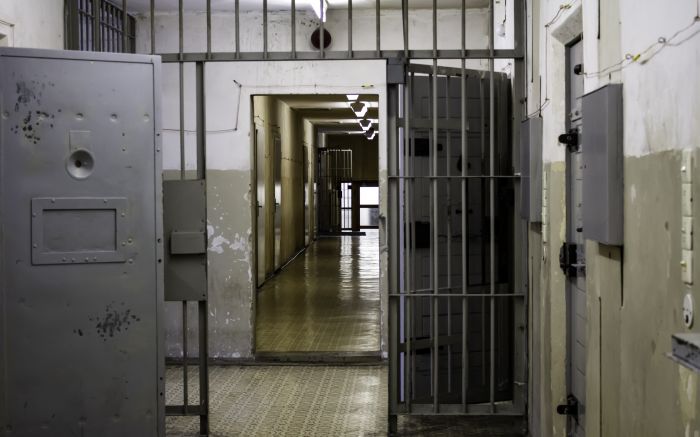 Ela foi presa em casa e levada ao presídio de Itajaí (Foto: Ilustrativa/Envato)