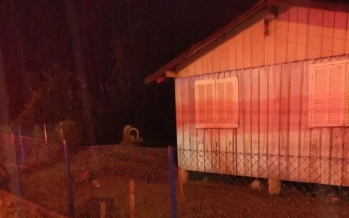 Caso aconteceu na noite de domingo em Guabiruba (Foto: Divulgação/CBMSC)