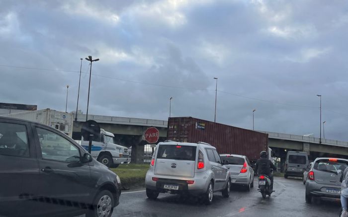 Navegantes tem BR 470 travada com 30 minutos de lentidão