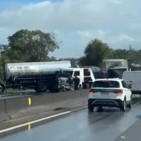 Acidente na BR 101 bloqueia trânsito no sentido Itajaí