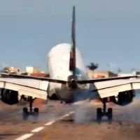 Vídeo revela que avião da Azul teve problemas no motor