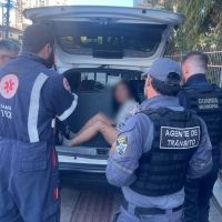 Moradora de rua ataca mulher com faca em ponto de ônibus do centro