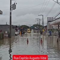 Chuvarada causa alagamentos na região e tragédia na grande Floripa