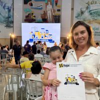 Itajaí entrega regularização de moradias