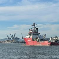 Canal de acesso aos portos é reaberto