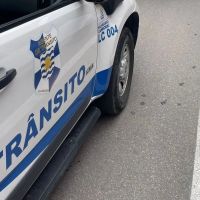 Motorista bêbado estaciona em ciclovia