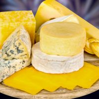 Plano do ladrão de queijo azeda antes de sair do mercado