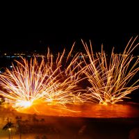 “Guerra” de fogos de artifício termina com balas de borracha na praia Central